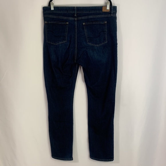 Signature by Levi Strauss Mid-Rise Straight Blue Jeans - Picture 6 of 9